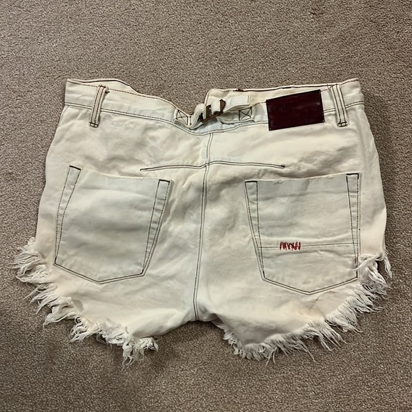 One teaspoon Le Wolves shorts size 28 - Picture 2 of 2